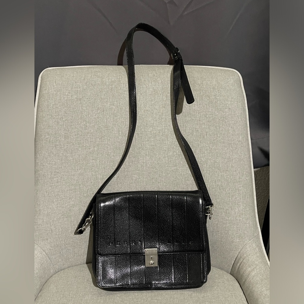 Perry Ellis Crossbody bag